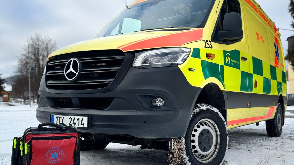 Muž z Orlové se vážně popálil při zatápění v kamnech