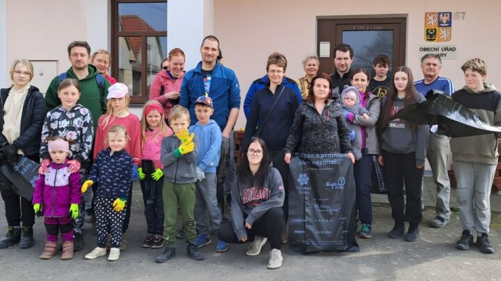 Ukliďme Česko spolupracuje s NEVAJGLUJ