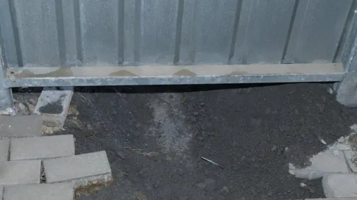 Do kolárny se prokopal: Muž v Orlové chtěl krást, skončil v rukou policie