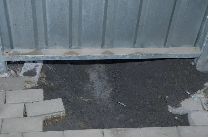 Do kolárny se prokopal: Muž v Orlové chtěl krást, skončil v rukou policie