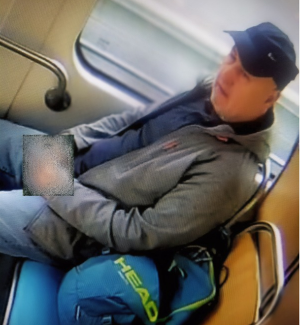Policie pátrá po muži podezřelém z výtržnictví. Žádá veřejnost o pomoc
